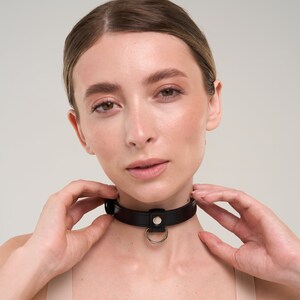 Handmade Black leather choker with D-ring (792 color variations nickelfree hardware ONE PRICE for all SIZES)