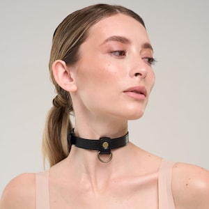 Handmade Black leather choker with D-ring (792 color variations nickelfree hardware ONE PRICE for all SIZES)