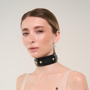 Custom sized Black leather bondage submissive collar with gold brass fittings (792 color variations nickel-free plated hardware)