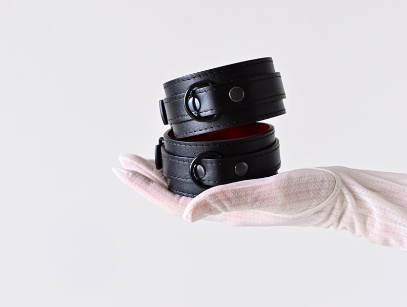 Locking Strap Buckle Black, Custom Handmade Leather Hand & Ankle Cuffs ...
