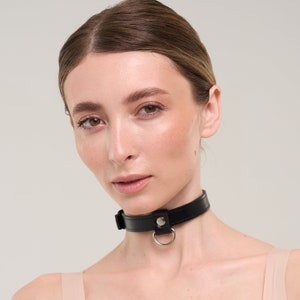 Handmade Black leather choker with D-ring (792 color variations nickelfree hardware ONE PRICE for all SIZES)