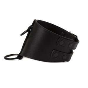 Handmade Black leather custom posture collar for man and woman (792 color variations, nicklel-free fitting)