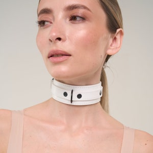 Handgefertigte Leder Choker Halsband (792 Farbvarianten nickelfrei vergoldet)