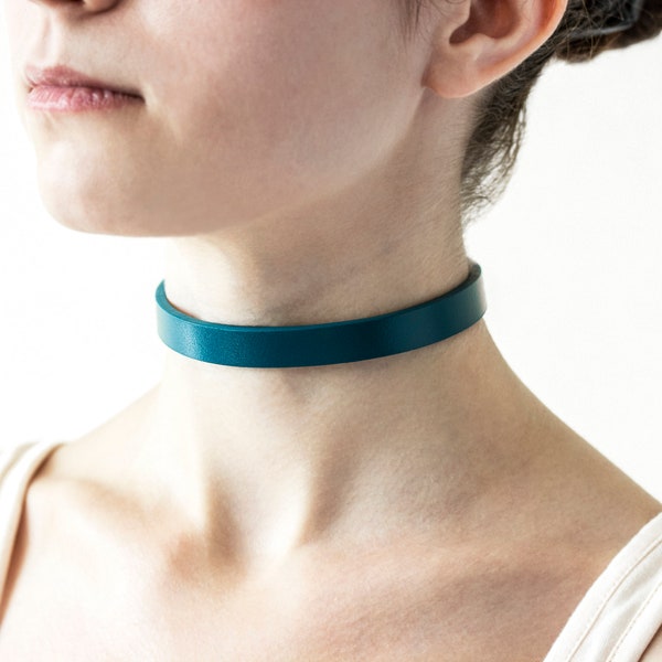 Kawaii Blue leather collar chocker neckless custom for women sub (121 color variations, nickel free hardware, one price for all sizes)