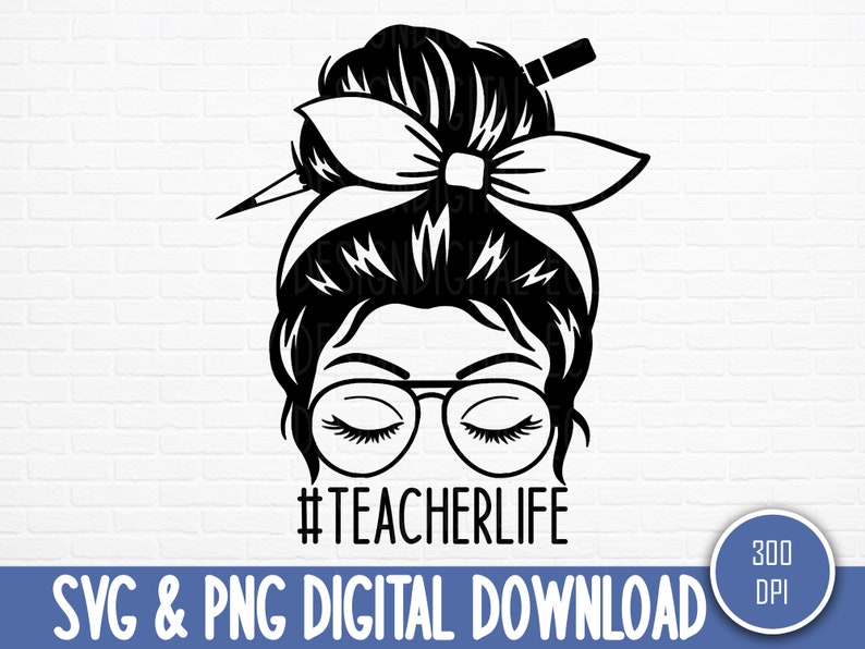 Puede incluir: Ilustraci&oacute;n en blanco y negro de una mujer con un mo&ntilde;o desordenado, gafas y un l&aacute;piz detr&aacute;s de la oreja. El texto "#teacherlife" est&aacute; debajo de la ilustraci&oacute;n.