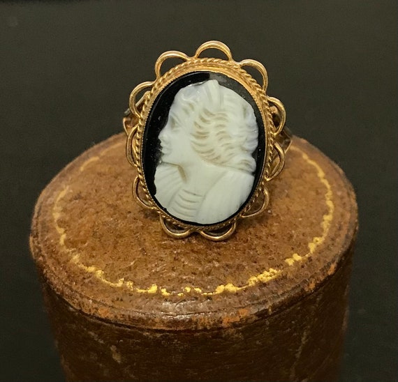 Vintage 9k Black onyx hard stone cameo ring. - image 1