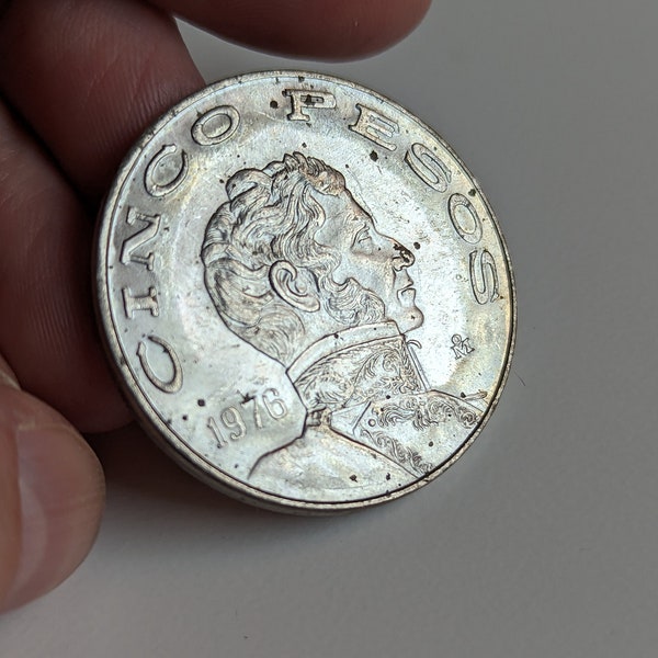 Vintage 1976 Mexican Cinco Pesos Vicente Guerrero coin