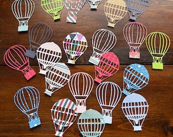 22 recortes de cartulina con forma de globo aerostático