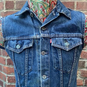 70-tals Levi's Vintage bikervästjacka Tillverkad i USA Verklig storlek Mätt/Taille Réelle Médue XS Gott vintageskick!