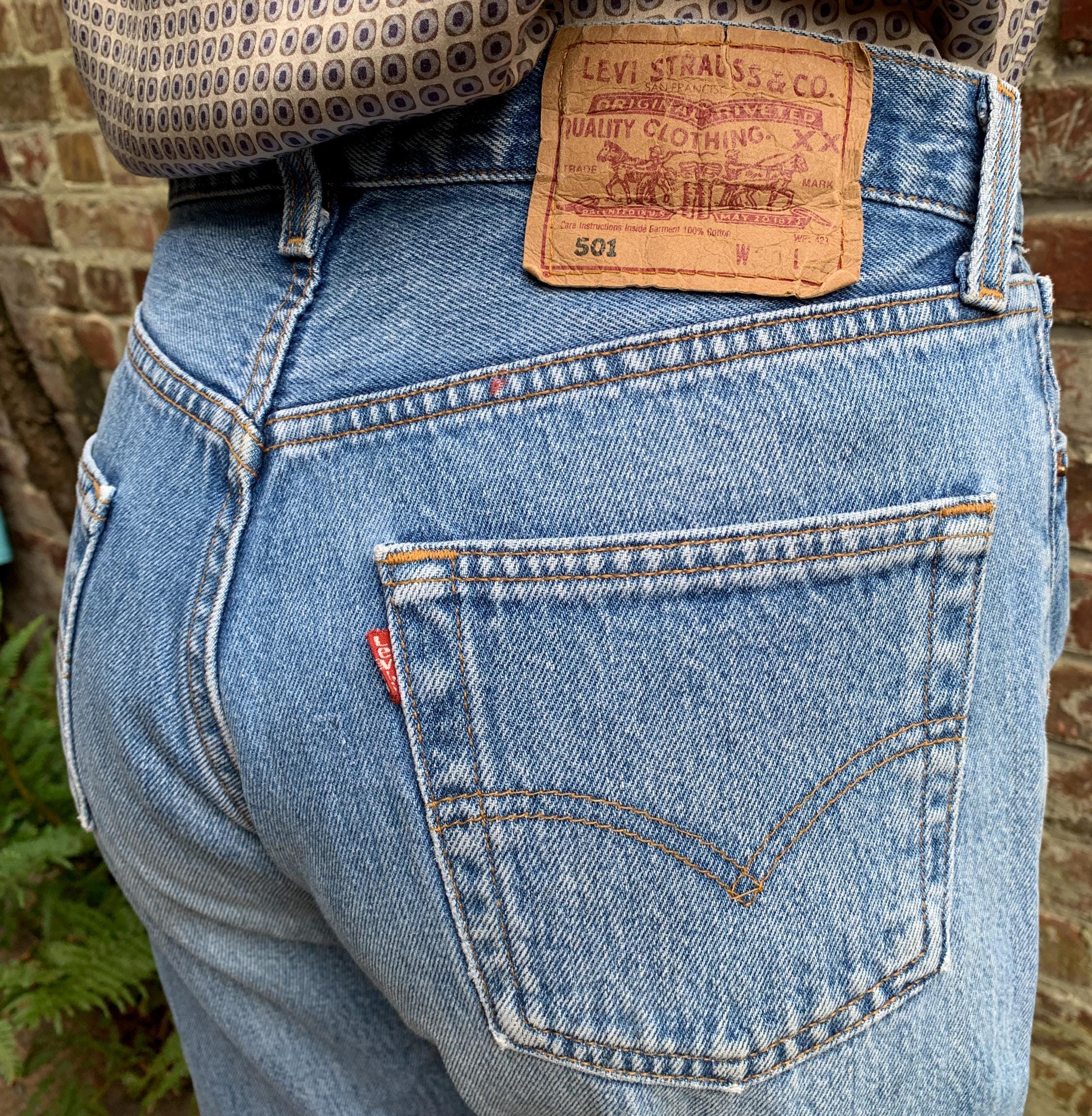 Levi's 501 90s Vintage Made in USA W30 L32 Actual Size Levi's 501 90s Vintage Made in USA W30 L32 Actual Size