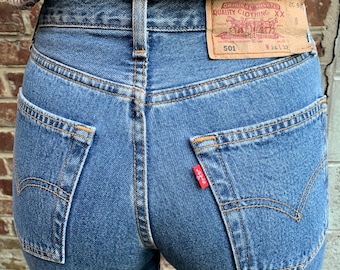 Levi's 501 Vintage Collector's Item W26 L32 Size Measured/Size Actual Measured W24-31Fr L31-79cm Very Good Condition! Latest Made in France