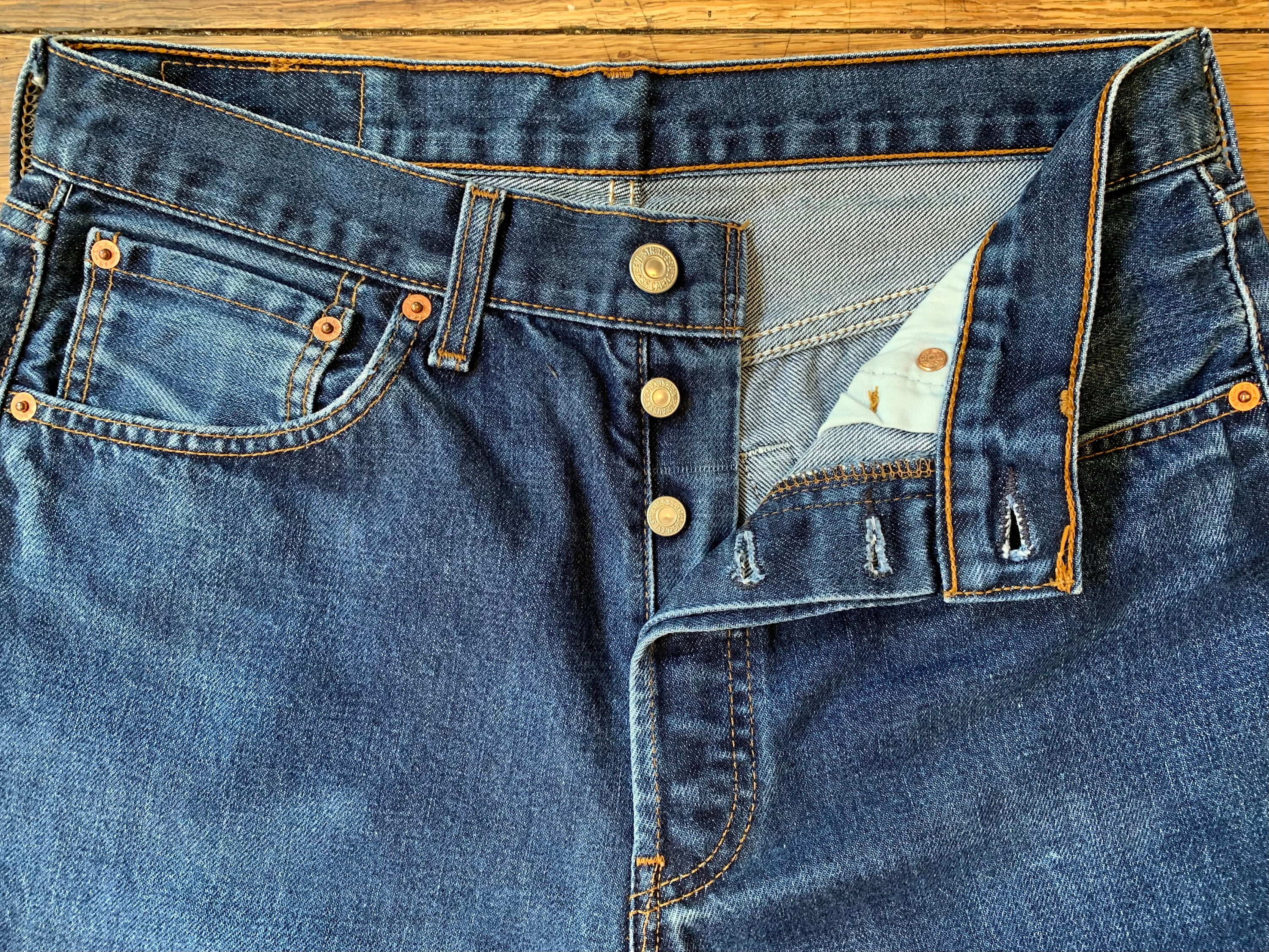 Levi's 501 90s Vintage W32 L32 Actual Size Measured/taille Levi's 501 90s Vintage W32 L32 Actual Size Measured/taille