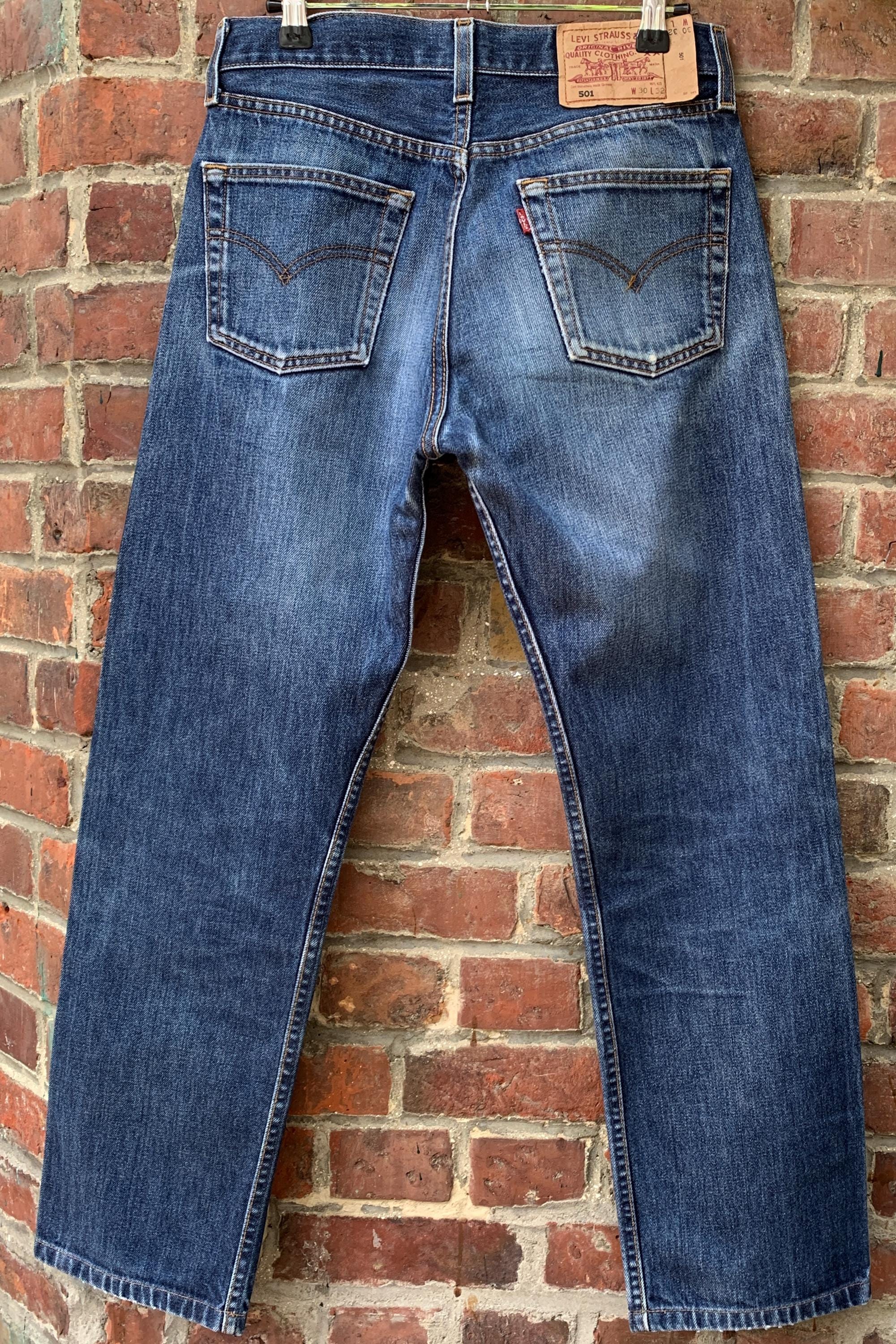 90s Levi's 501 Vintage W30 L32 Actual Size Measured/taille