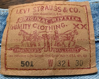 Levis 501 90s Vintage W32 L30 Made in USA Actual Size Measured