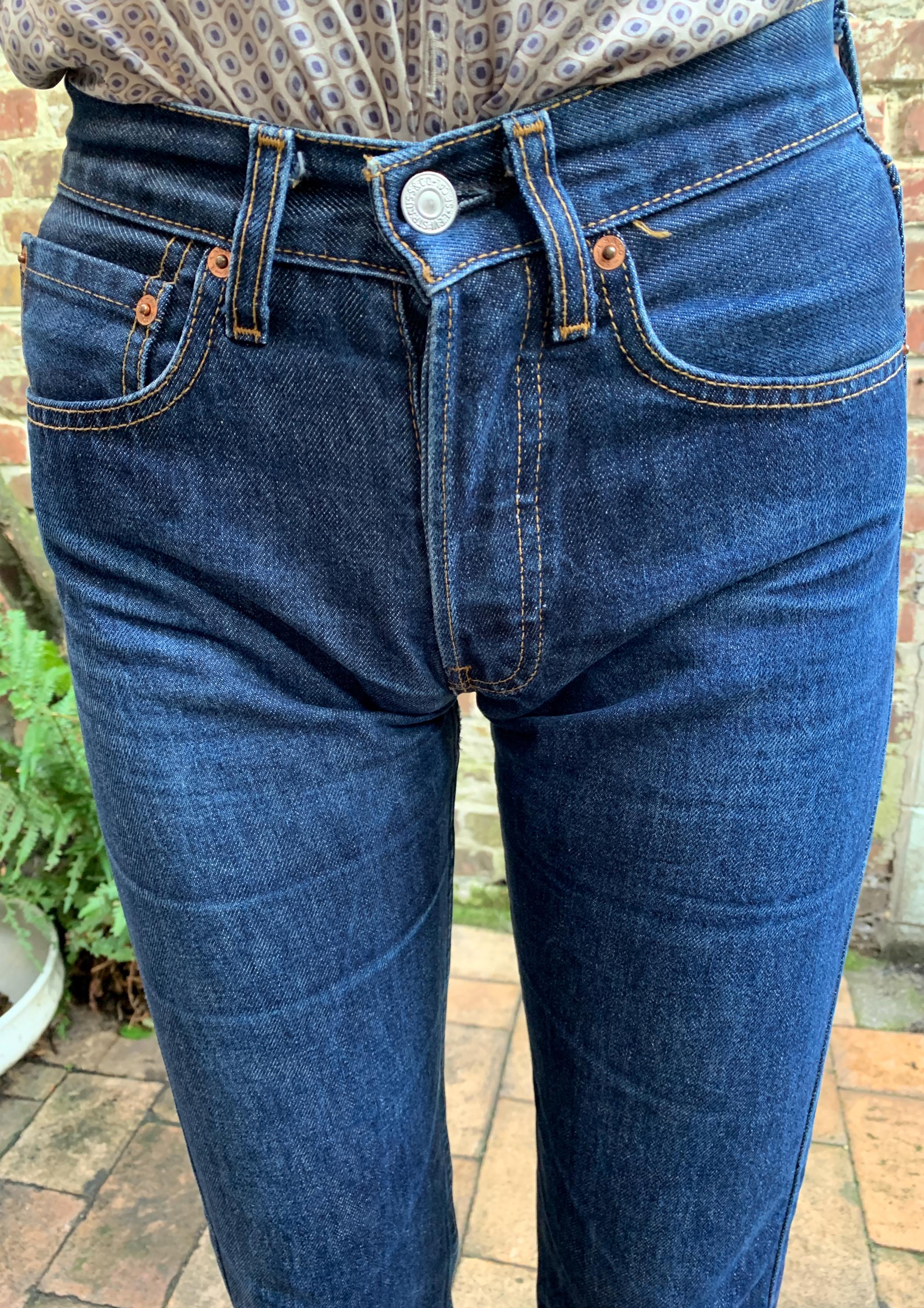 Levi's 501 90s Vintage W26 L32 Actual Size Measured/taille Réelle