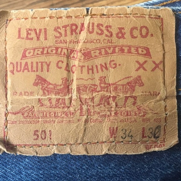 Levi's 501 Vintage 80's  Made in USA  W34 L30  Actual Size Measured/Taille Réelle Mesurée size W32-40Fr L27-69cm