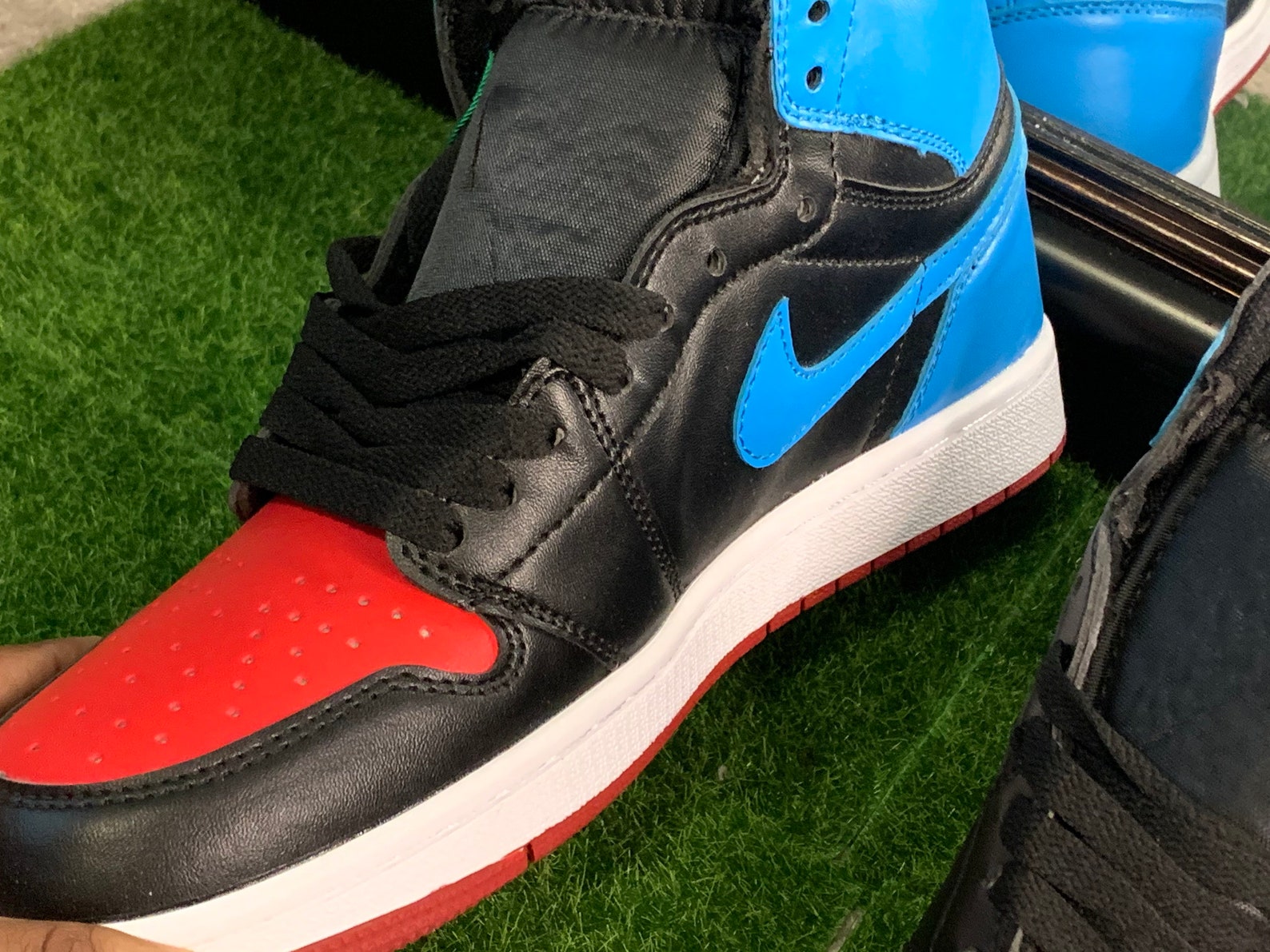 jordan 1 retro high og unc to chicago