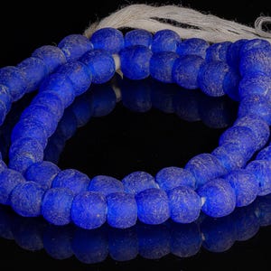 Recycled Glass Beads from Ghana Small Intense Blue M00413