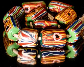 26インチのミックスアンティークベネチアントレードビーズストランド