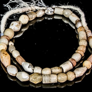 A Mixed Strand of Ancient Excavated Mostly Agate Beads VB_0148_D