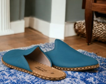 Pantofole da donna in vera pelle con punta piatta e larga, scarpe da casa blu, autentici piedi nudi, pantofole artigianali, regalo unico per le donne