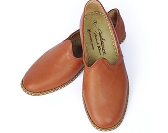 Comfort platte lederen huisschoenen voor heren, bruine kleur handgemaakte instappers, platte traditionele Jemenitische schoenen, Anatolische schoenen, lederen loafer