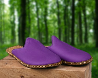 Zapatillas planas cómodas para mujer con puntera ancha de cuero genuino, color violeta, descalzos elegantes, zapatos de casa de cuero hechos a mano, regalo para pareja