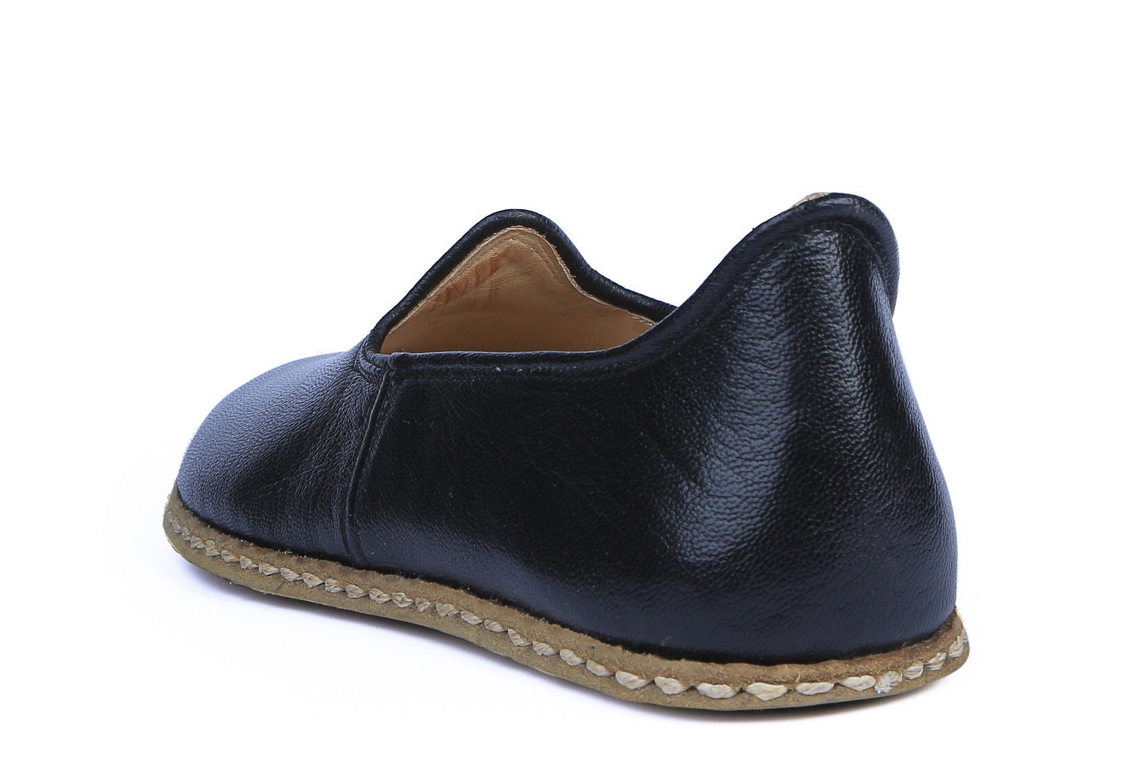mens shoes with wide toe box and narrow heel