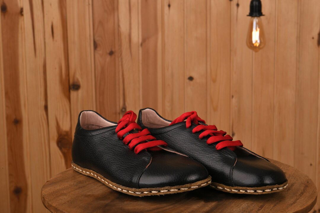 Women's Wide Toe Box Comfy Shoes, Natural Leather, Handcrafted, Authentic Barefoot Shoes, Black