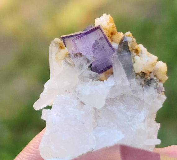 新疆産　レア　288g パープル　フローライト　蛍石　ラフストーン　クラスター Amazon.co.jp: パープル フローライト 蛍石 ラフストーン 原石