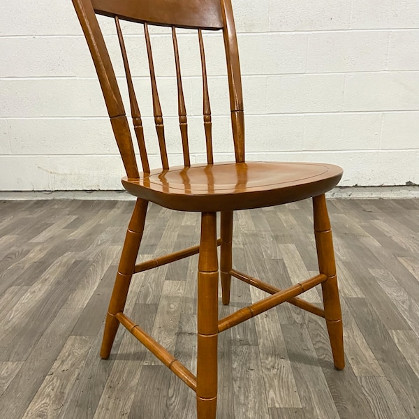 Vintage Nichols & Stone Thumb Back Spindle Windsor Dining Chair