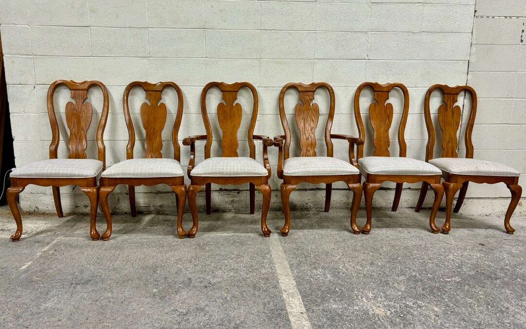 Vintage Universal Furniture Queen Anne Style Dining Chairs