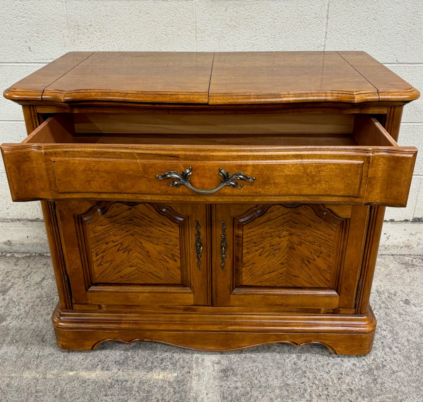 Stanley buffet table discount