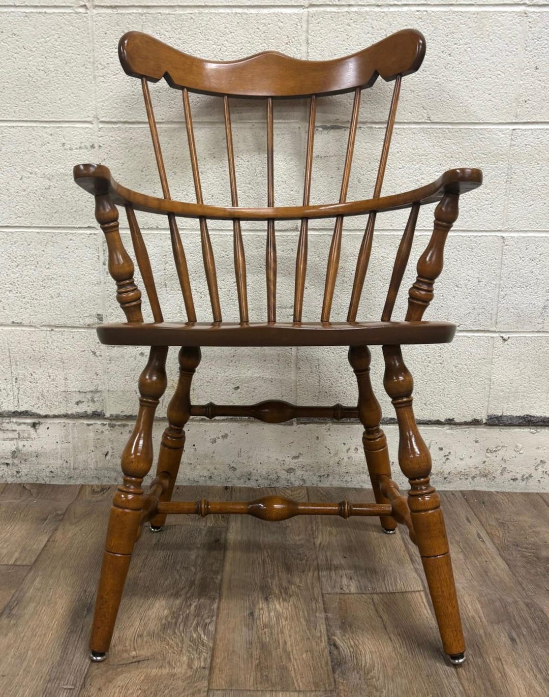 Vintage S Bent & Bros Colonial Style Maple Windsor Comb Back Dining