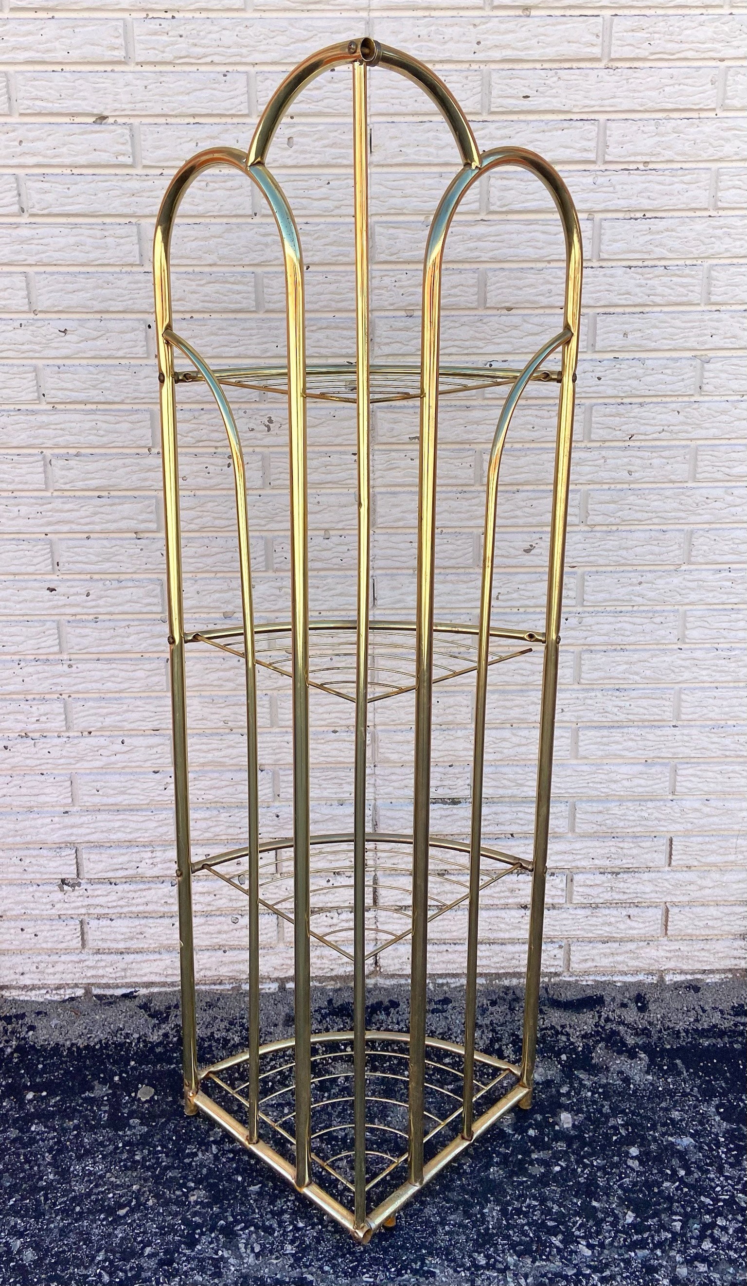 Corner 2024 etagere gold
