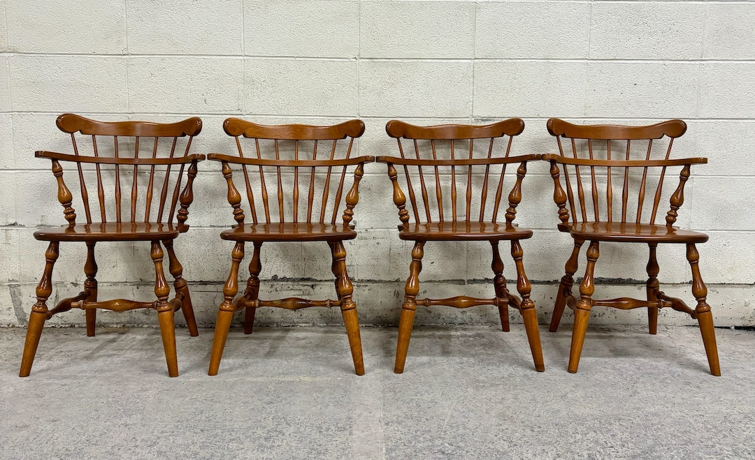 Vintage Ethan Allen Heirloom Nutmeg Maple Windsor Dining Side