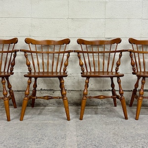 Vintage Ethan Allen Heirloom Nutmeg Maple Windsor Dining Side