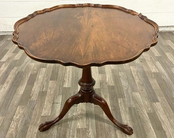 Vintage Imperial Furniture 30&quot; Genuine Mahogany Tilt Top Pie Crust Table