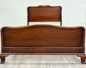 Vintage Full Size Kindel Grand Rapids Oxford 176E Chippendale Style Bed