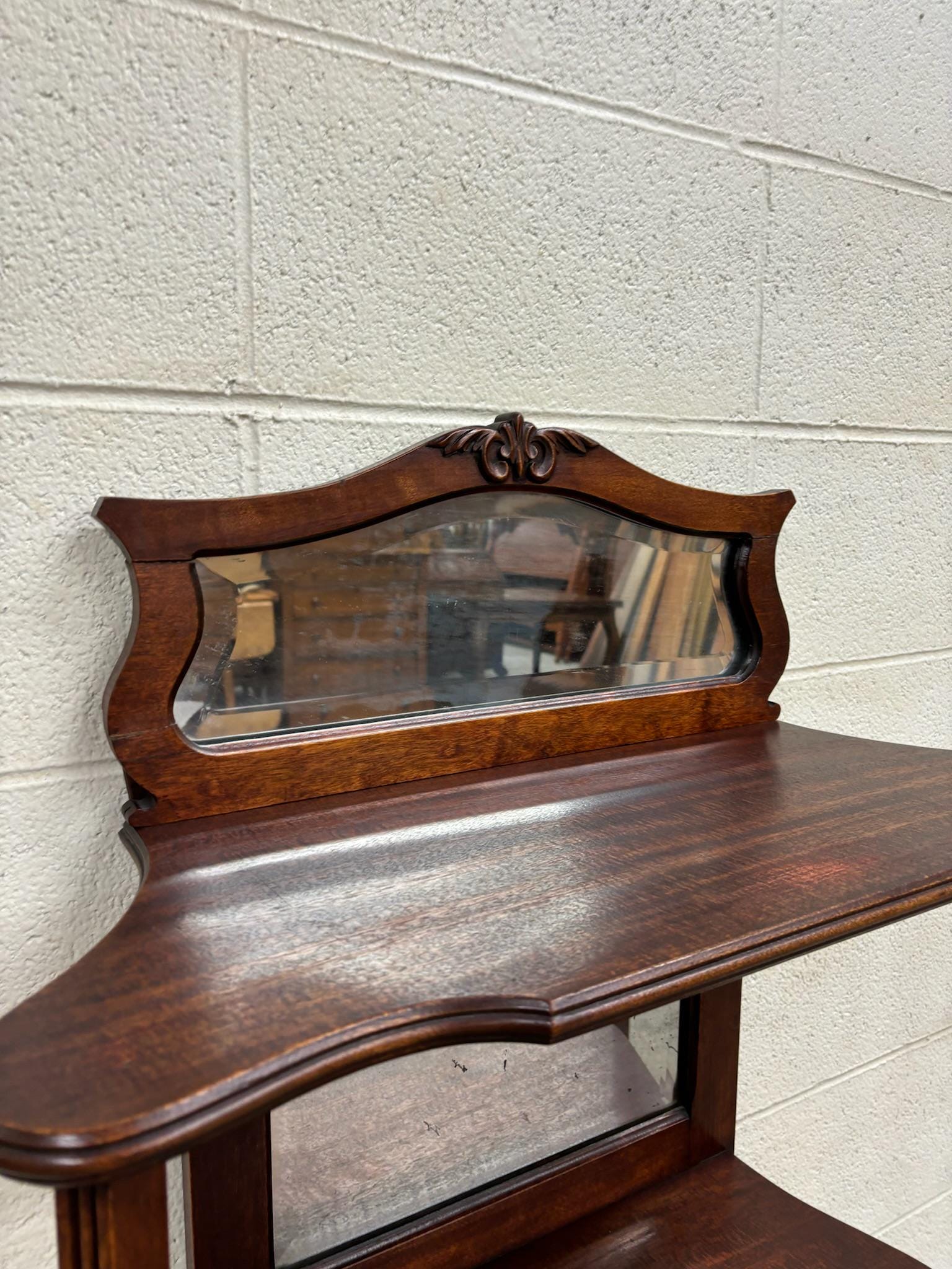 Antique Victorian Mahogany Serpentine Mirrored Etagere Hall Antique Victorian Mahogany Serpentine Mirrored Etagere Hall