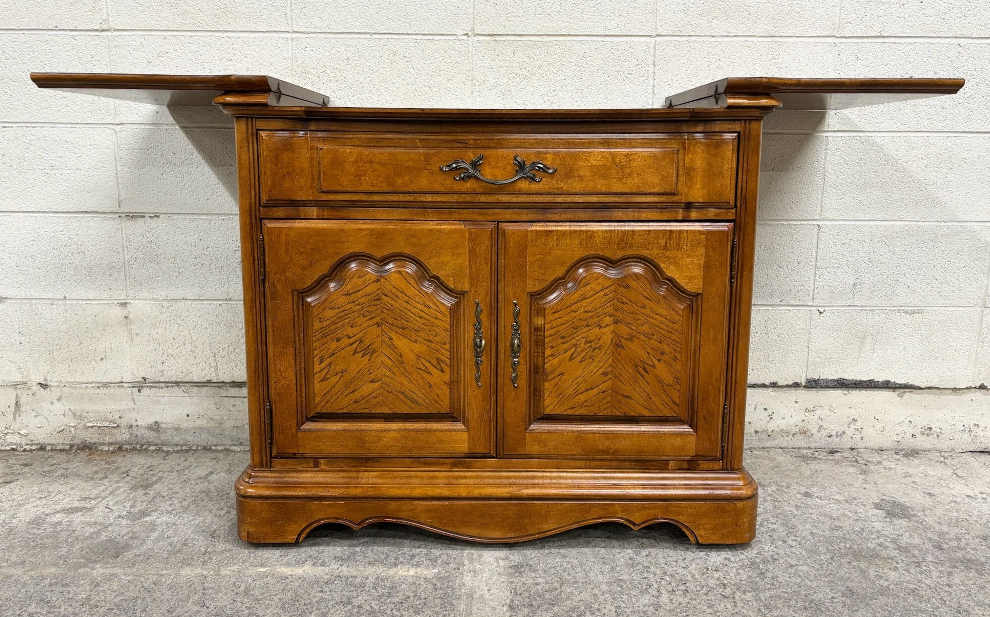 送料込STANLEYキャビネット us家具 店内什器 カウンター ヴィンテージ Vintage Stanley Furniture Solid Cherry Traditional Style Flip Top