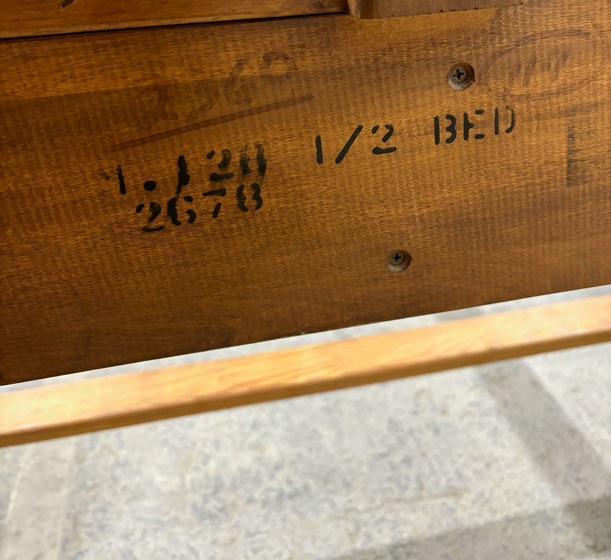 テキサス ベッドフォード 市長 メタルプレート USA Vintage Williams Furniture Colonial Style Twin Size Hard Rock Low