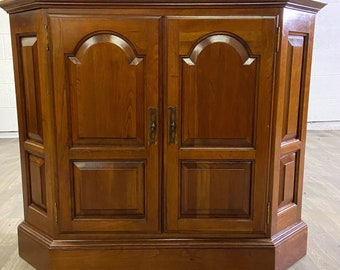 Ethan allen 2024 georgian court bookcase