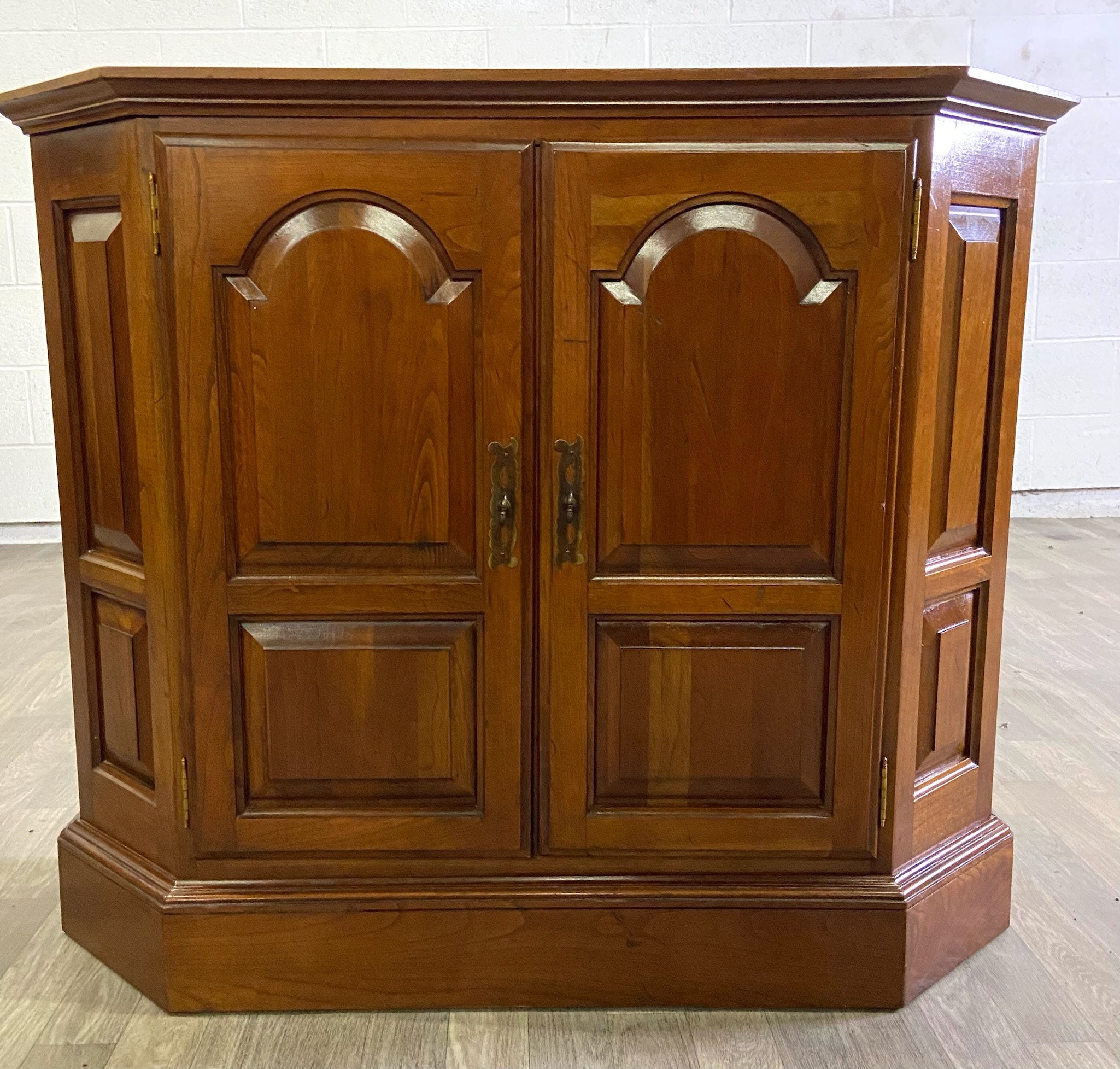 Vintage Ethan Allen Georgian Court Five Sided Console Cabinet ... Vintage Ethan Allen Georgian Court Five Sided Console Cabinet ...