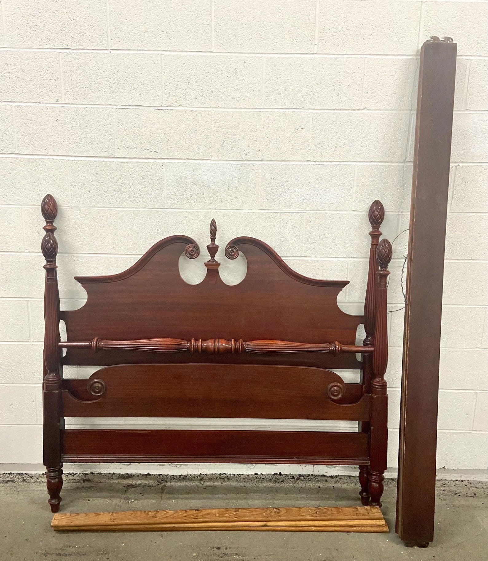 Vintage Full Size Four Poster Bed With Pineapple Pinecone Etsy