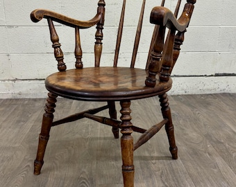 Antique Windsor Style Sack Back Dining or Accent Arm Chair