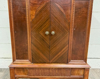 Vintage Georgian Revival Mahogany Cabinet