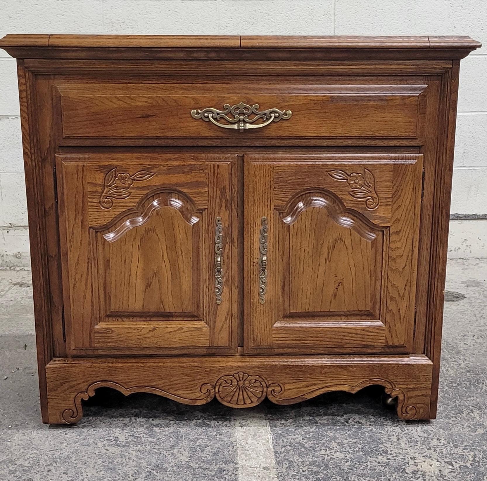 Desserte à clapet vintage Stanley Furniture