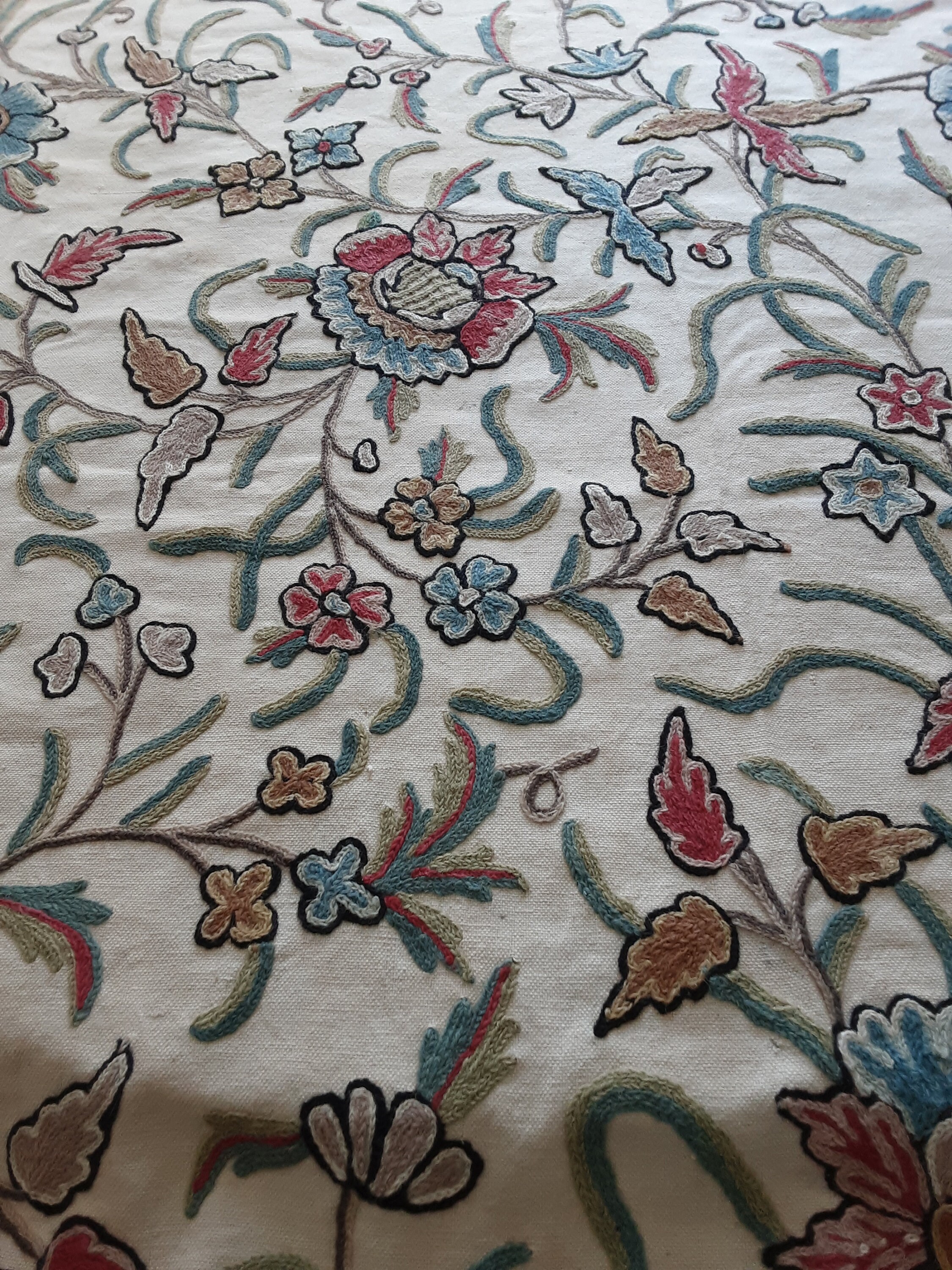Grande Pièce de Tissu Brodée Main Vintage Des Années 30