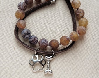 Dog Animal Lover Beaded Bracelet | Unisex bracelet brown crackle agate | Pet paw bone charms silver